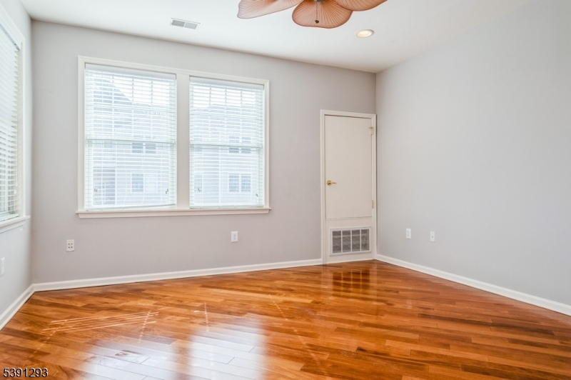 Beachfront North-Grand Reso - Residential