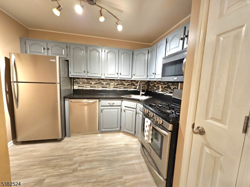 Seasons Glen - Residential