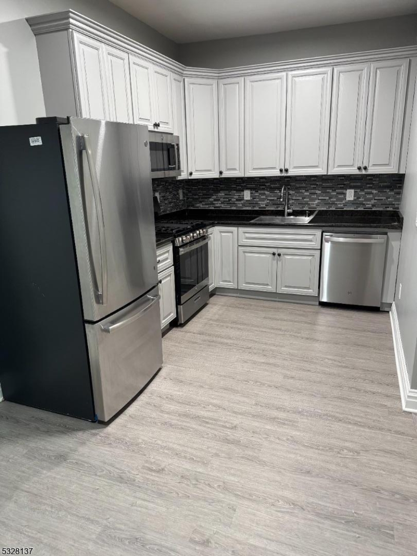 Somerville Boro, New Jersey 08876, United States, 2 Bedrooms Bedrooms, ,1 BathroomBathrooms,Residential,Pending,27511