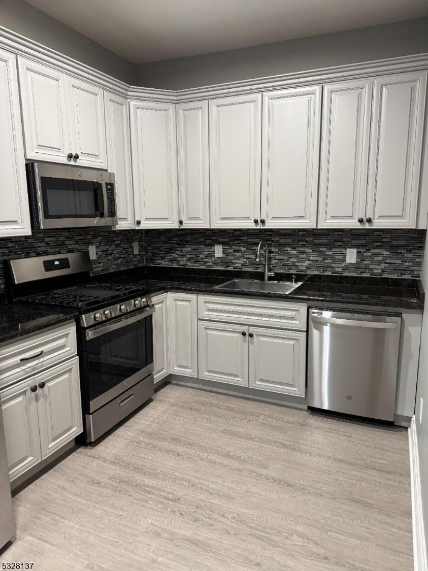 Somerville Boro, New Jersey 08876, United States, 2 Bedrooms Bedrooms, ,1 BathroomBathrooms,Residential,Pending,27511