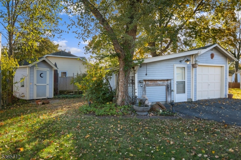 FAIRCHILD - Residential