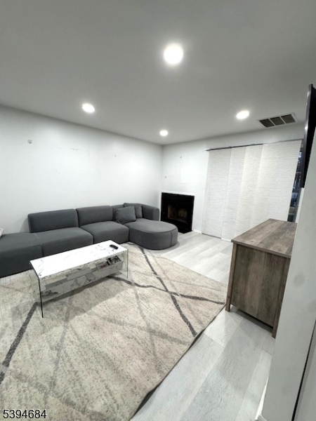 The Pointe Galloping Hill - Residential Lease