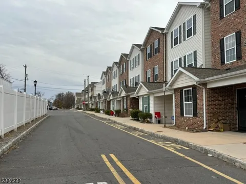MLS: 3933544
