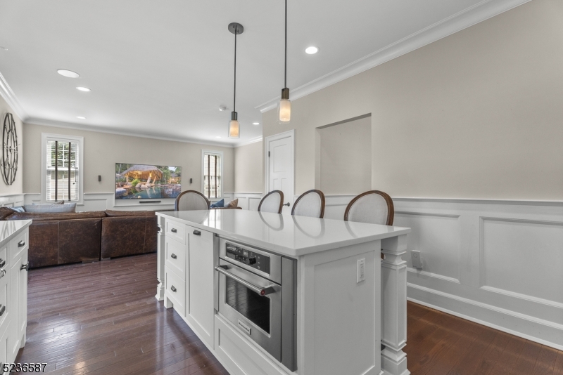 Photo 11 of 50 of 407 W Inman Ave house