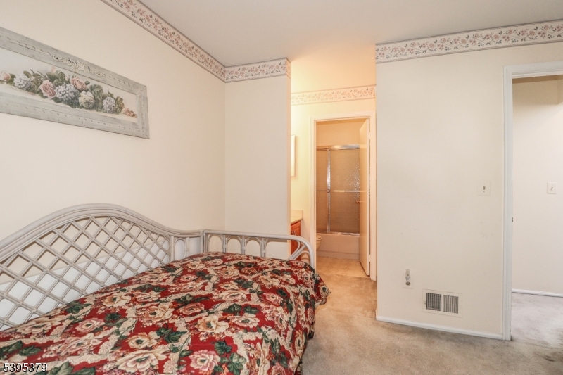 QUAILBROOK END UNIT - Residential