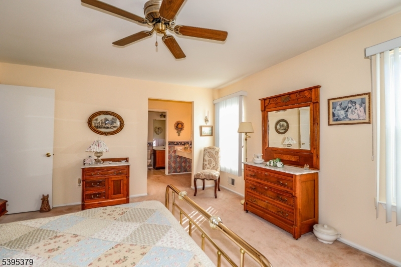 QUAILBROOK END UNIT - Residential