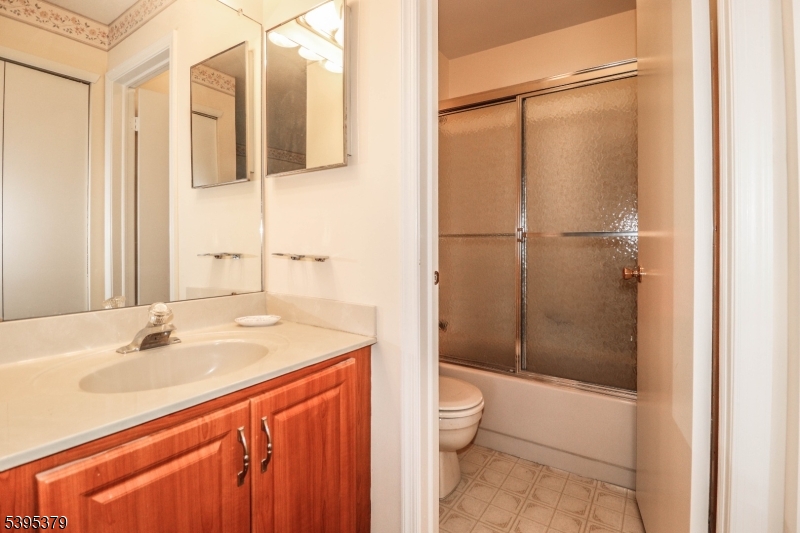 QUAILBROOK END UNIT - Residential