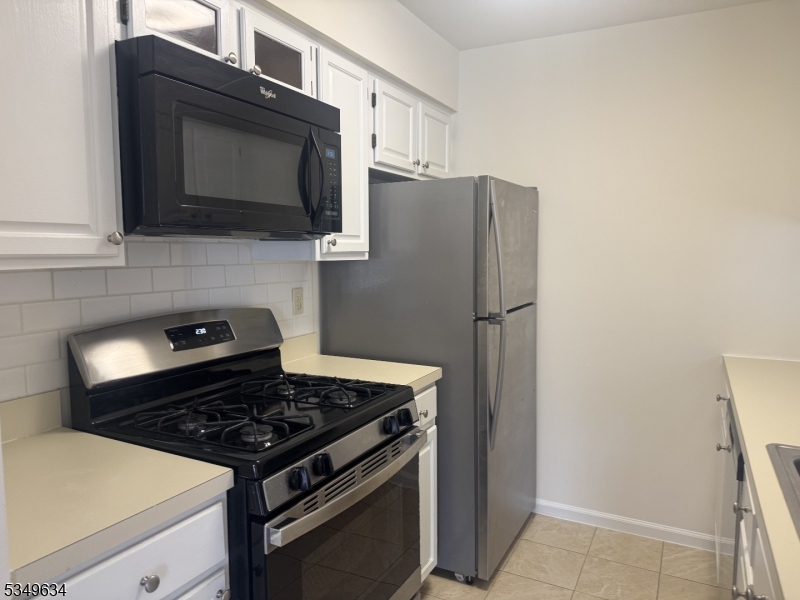 Montville Chase - Residential Lease