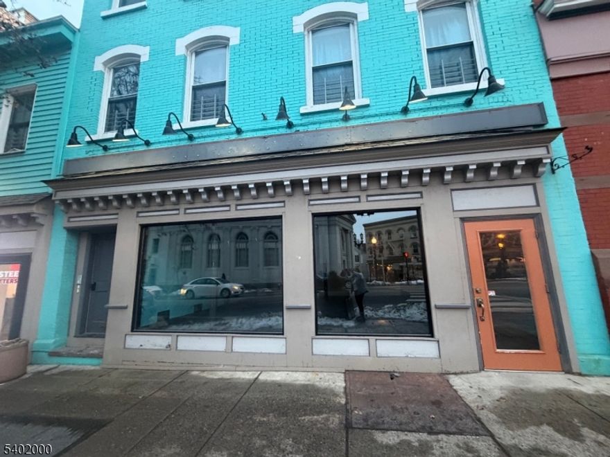 LARGE COMMERCIAL USE SPACE. APPROX 820 SQ FT. LOTS OF FOOT TRAFFIC. IN HEART OF MONTCLAIR BUSINESS DISTRICT. NEAR THEATERS AND PARKING GARAGES. GREAT SPACE FOR A POTENTIAL RESTAURANT, BAKERY, NAIL SALON, BUSINESS OFFICE OR RETAIL STORE.
