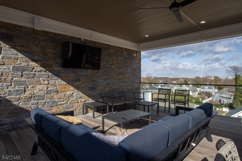 THE WILLOW AT LONG BRANCH - Residential Lease