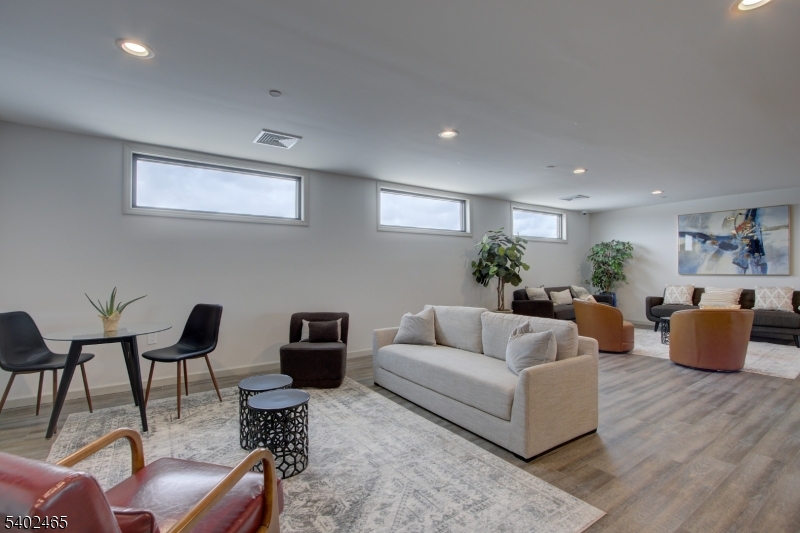 THE WILLOW AT LONG BRANCH - Residential Lease