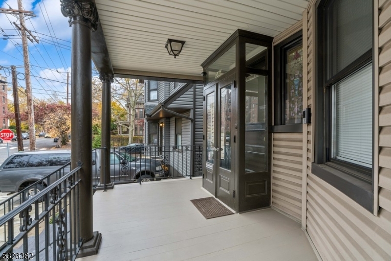 Jersey City, New Jersey 07304, United States, 5 Bedrooms Bedrooms, ,4 BathroomsBathrooms,Residential,Active,29044