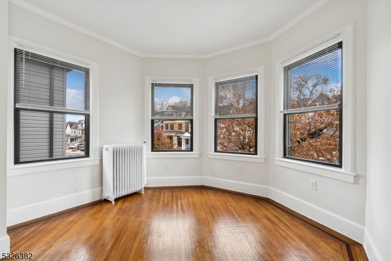 Jersey City, New Jersey 07304, United States, 5 Bedrooms Bedrooms, ,4 BathroomsBathrooms,Residential,Active,29044