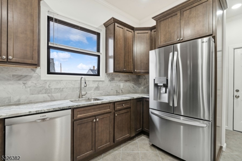 Jersey City, New Jersey 07304, United States, 5 Bedrooms Bedrooms, ,4 BathroomsBathrooms,Residential,Active,29044