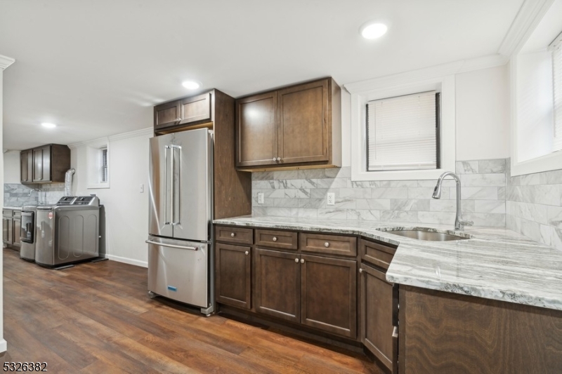 Jersey City, New Jersey 07304, United States, 5 Bedrooms Bedrooms, ,4 BathroomsBathrooms,Residential,Active,29044