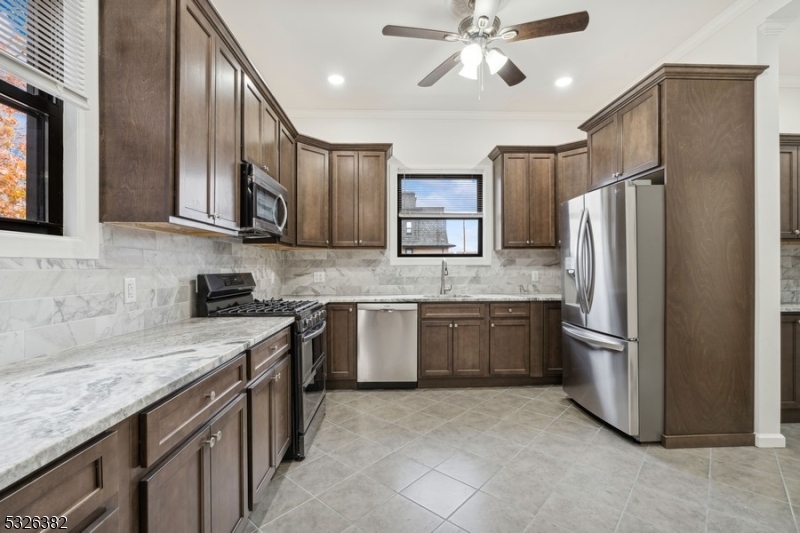 Jersey City, New Jersey 07304, United States, 5 Bedrooms Bedrooms, ,4 BathroomsBathrooms,Residential,Active,29044