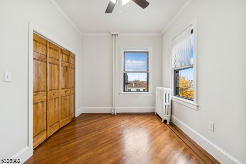 Jersey City, New Jersey 07304, United States, 5 Bedrooms Bedrooms, ,4 BathroomsBathrooms,Residential,Active,29044