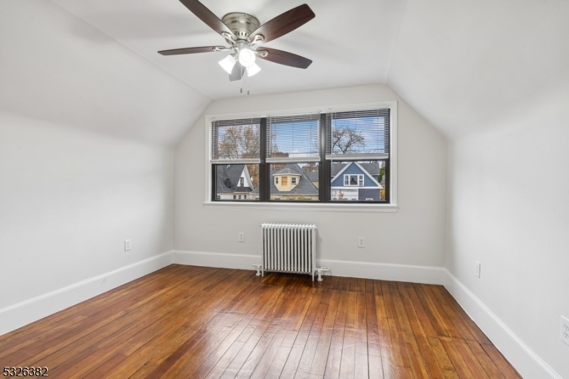 Jersey City, New Jersey 07304, United States, 5 Bedrooms Bedrooms, ,4 BathroomsBathrooms,Residential,Active,29044