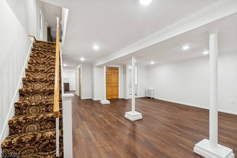 Jersey City, New Jersey 07304, United States, 5 Bedrooms Bedrooms, ,4 BathroomsBathrooms,Residential,Active,29044