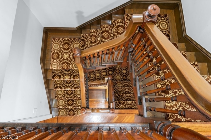 Jersey City, New Jersey 07304, United States, 5 Bedrooms Bedrooms, ,4 BathroomsBathrooms,Residential,Active,29044