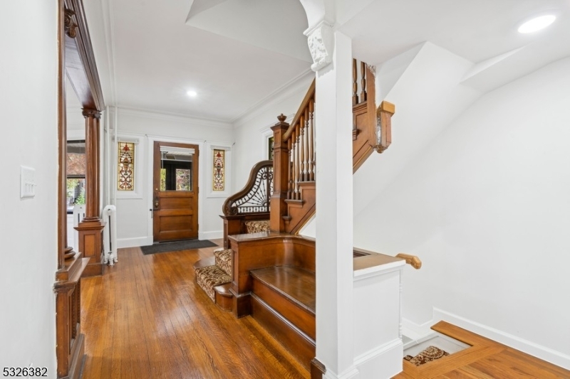 Jersey City, New Jersey 07304, United States, 5 Bedrooms Bedrooms, ,4 BathroomsBathrooms,Residential,Active,29044