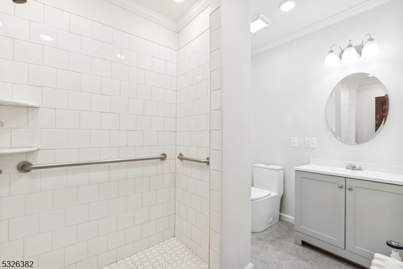 Jersey City, New Jersey 07304, United States, 5 Bedrooms Bedrooms, ,4 BathroomsBathrooms,Residential,Active,29044