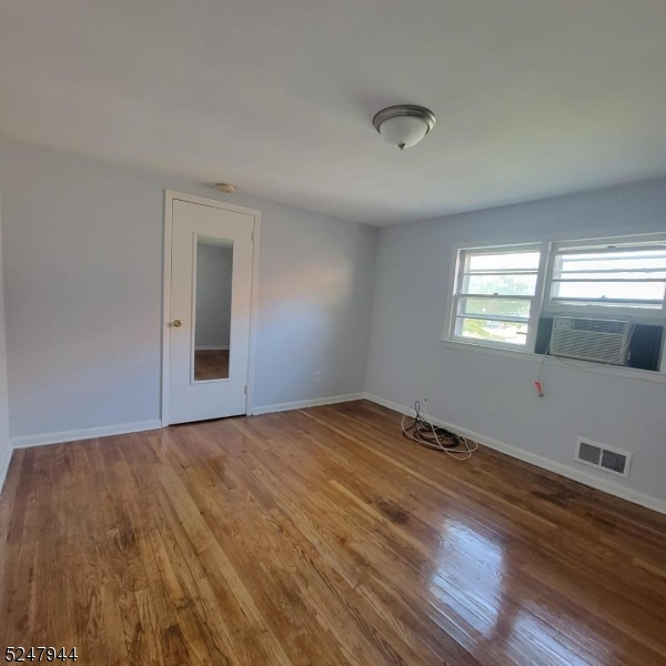 151 W Roselle Ave