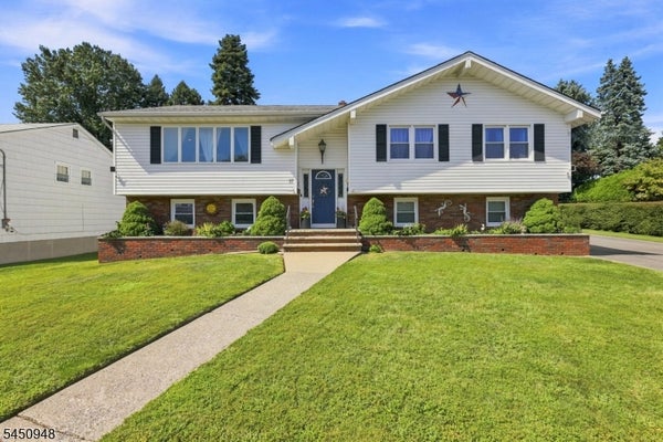 17 DANDO CT, CLIFTON, NJ 07013 - Image f89e46c4a78dcfa50baaac3c55dcbccd/1599458228