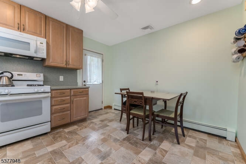 Franklin Twp., New Jersey 08873, United States, 3 Bedrooms Bedrooms, ,2 BathroomsBathrooms,Residential,Coming Soon,191041