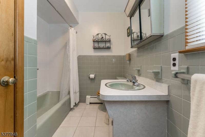 Franklin Twp., New Jersey 08873, United States, 3 Bedrooms Bedrooms, ,2 BathroomsBathrooms,Residential,Coming Soon,191041