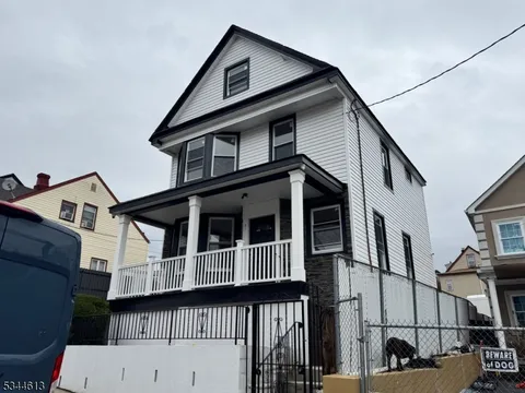 MLS: 3951583