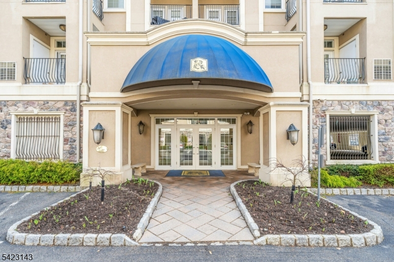 Winthrop Court - Residential