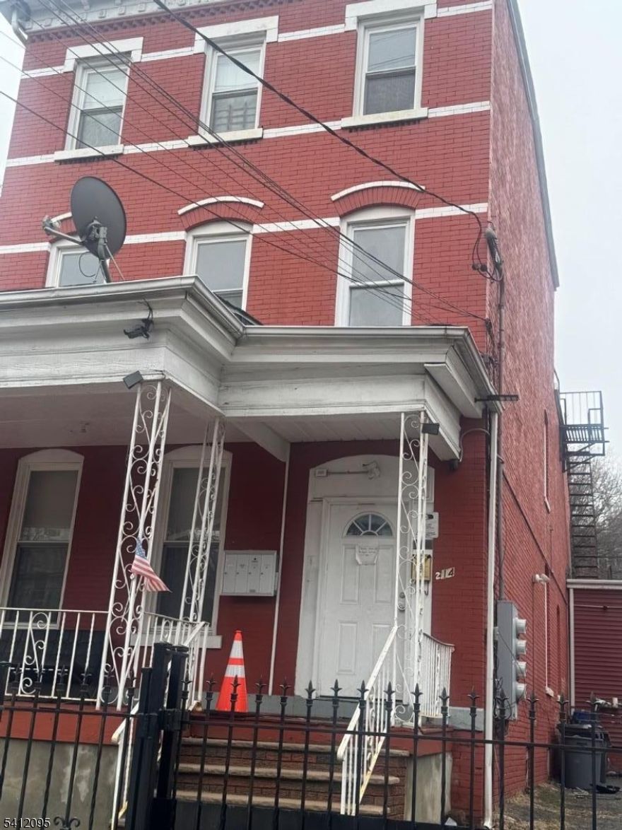 Great 3 BR 2 BA  apartment located on the 2nd level, apartment is spacious and can be separated for privacy. The master bedroom has an in suite bath while boasting beautiful hardwood floors through out; conveniently located close to public transportation, schools, houses of worship and a walk to several eateries, easy access to the GS Park Way and 280. what are you waiting for call and schedule a private showing; No pets and No smoking and no exceptions. This unit is ready for its next tenant so come cozy up and start enjoying your new place great place to call home.