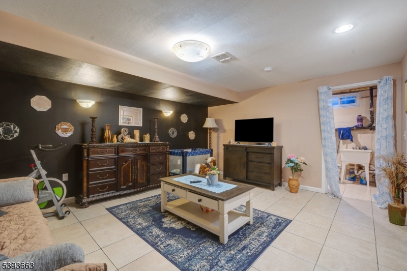 lronbound - Residential