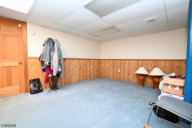 ROY RIDGE MANOR - Residential