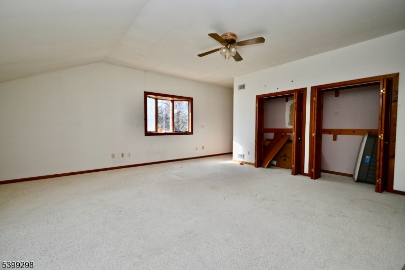 ROY RIDGE MANOR - Residential