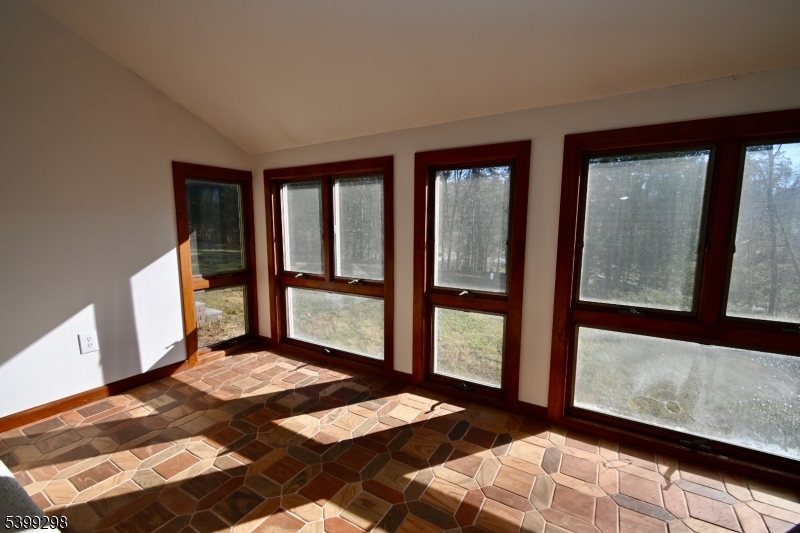 ROY RIDGE MANOR - Residential