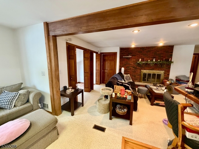 ROY RIDGE MANOR - Residential