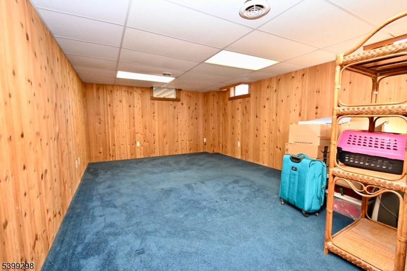 ROY RIDGE MANOR - Residential