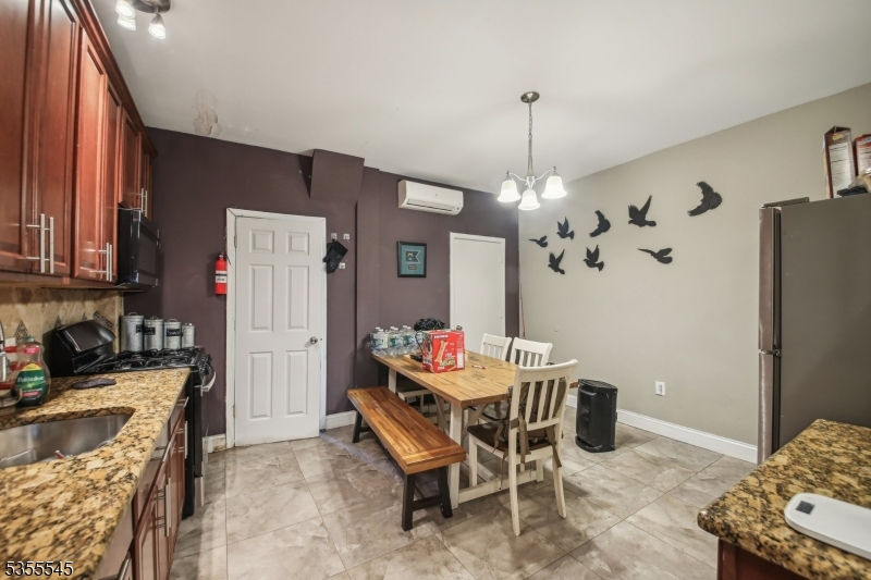 126 Highland Ave