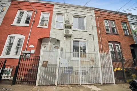 MLS: 3961623