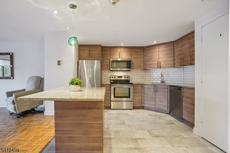 Claridge House 2 - Residential