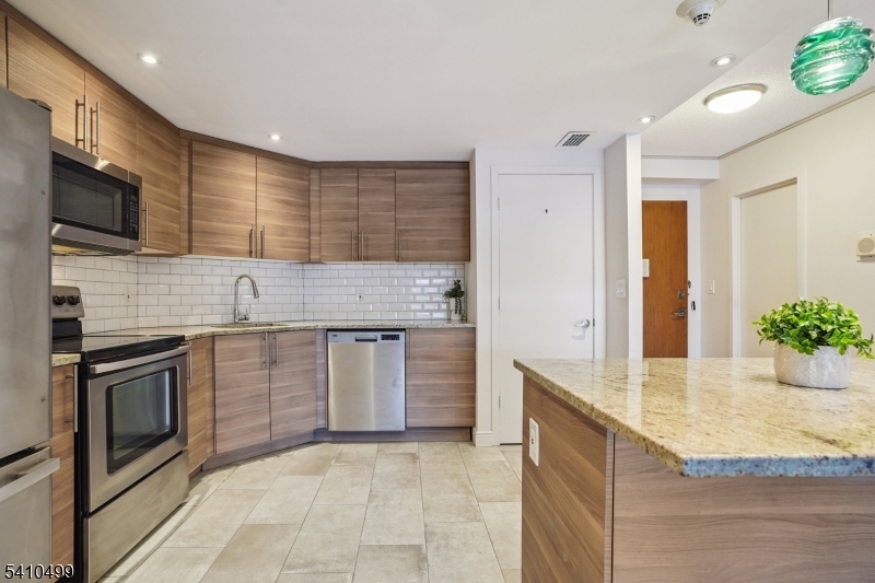 Claridge House 2 - Residential