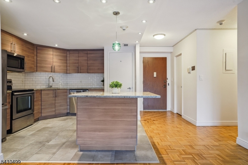 Claridge House 2 - Residential