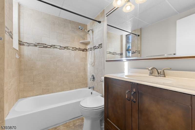 Green Knoll Condominiums - Residential Lease