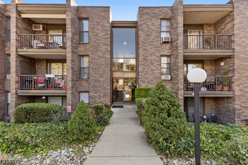 Green Knoll Condominiums - Residential Lease