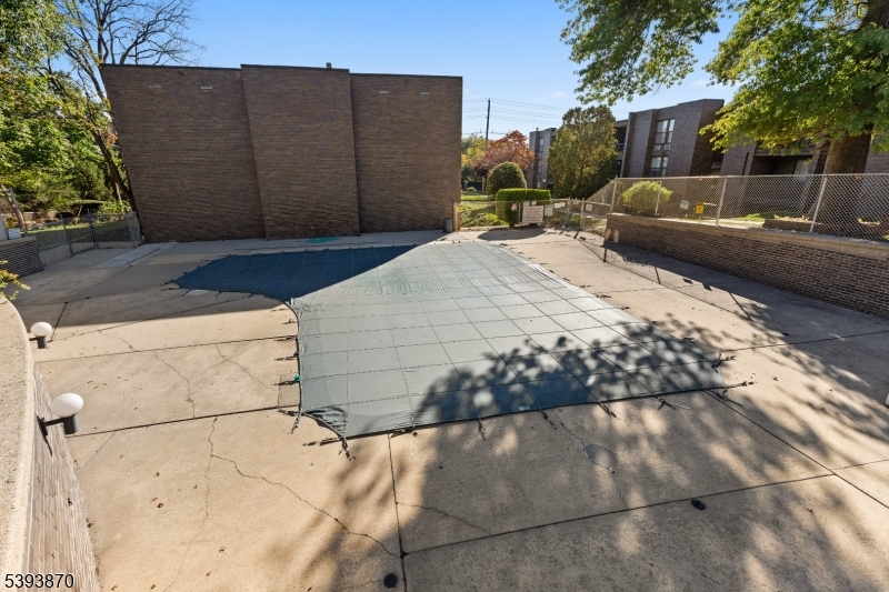 Green Knoll Condominiums - Residential Lease