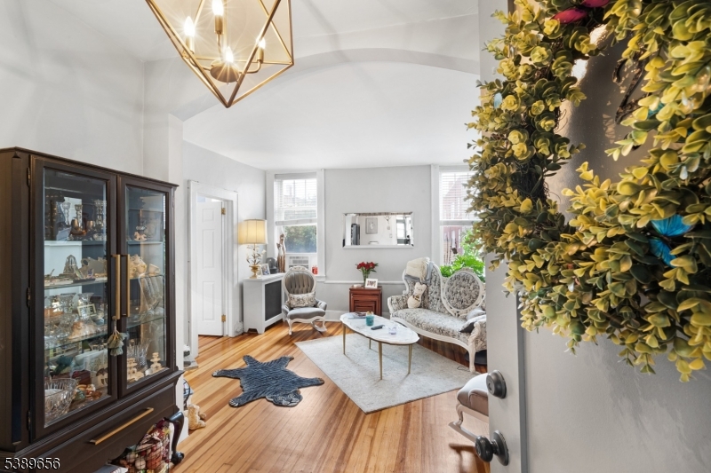 Caldwell Boro Twp., New Jersey 07006, United States, 2 Bedrooms Bedrooms, ,1 BathroomBathrooms,Residential,Active,238745