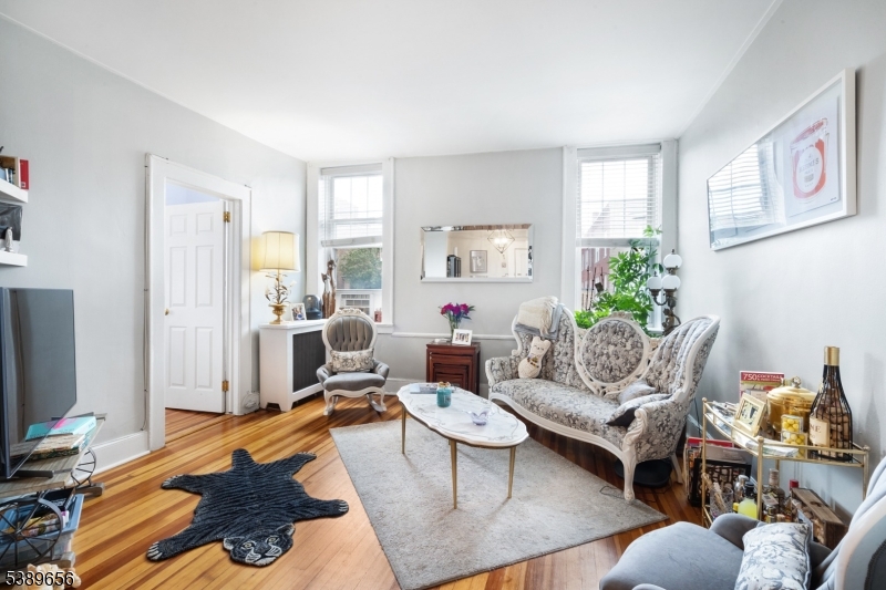 Caldwell Boro Twp., New Jersey 07006, United States, 2 Bedrooms Bedrooms, ,1 BathroomBathrooms,Residential,Active,238745