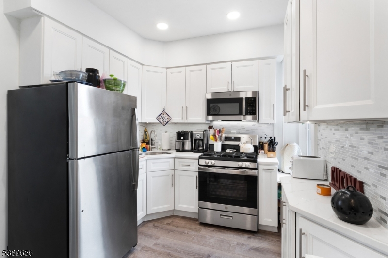 Caldwell Boro Twp., New Jersey 07006, United States, 2 Bedrooms Bedrooms, ,1 BathroomBathrooms,Residential,Active,238745